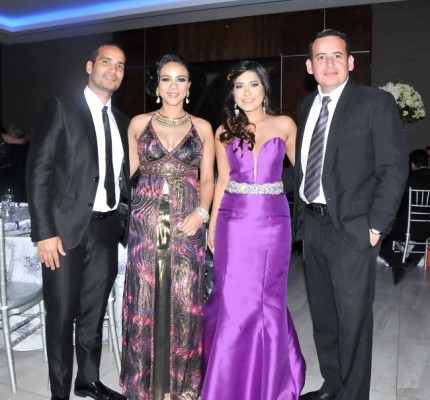 Allan Paz, Mavys Montecinos, Pamela Estrada y Abner Laitano