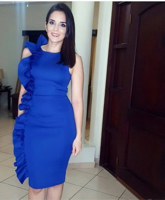 Arleth Portillo, bella en azul royal