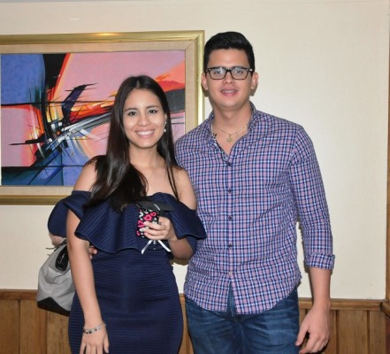 Carlos Reyes y Kenia Herrera