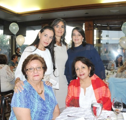 Carolina Nasser, Ivonne Icaza, Fabiola Ocaza, Alda Madriz y Mery Cerna