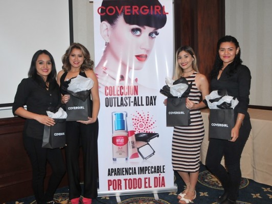 Cindy Reyes, Kimberly Pineda, Bianka Delcid y Claudia Trochez.