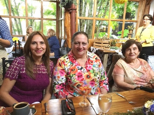 Fanny Ponce, Lucena de Kawas y Tinita de Mena