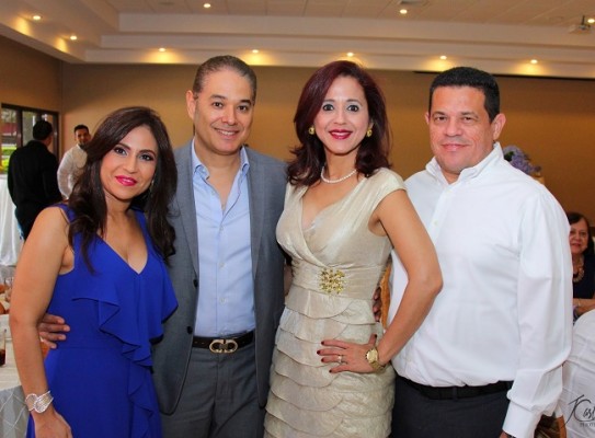 Faride Jarufe, Mario Martin Lopez, Waleska, Waleska Lopez y Lester Aguilar.