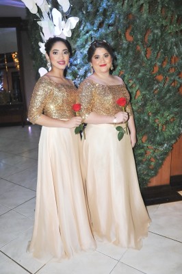 Las hermanas de la novia, Angie y Cesia Rocha, fueron las damas de honor