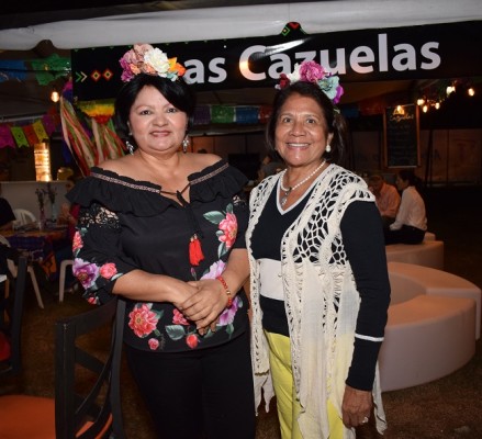 Lupita Monge y Vilma Karow.