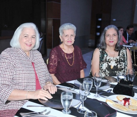 Naval Canahuati de Burbara, Ferial Canahuati y Julieta Canahuati