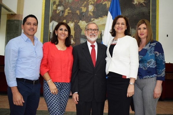 Vilma Rivera, Ricardo Alvarado,Karen de Calidonio y Francis Perdomo