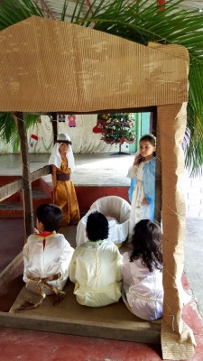 El Jardín y Guardería Infantil San Vicente de Paúl de Barrio Barandillas, clausuró el año con la presentación teatral de "La Natividad"...Los chiquitines se lucieron en todo momento, Zayrita Muñoz protagonizó a la virgen María, la mamá del niño Jesús, Fernandito fue José y los 3 Reyes Magos fueron representados por Luis, Ángel y Samuel