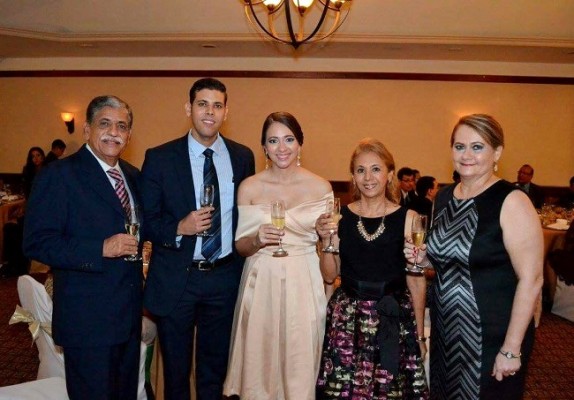 Los novios durante su fiesta de compromiso en el Hotel Marriott de Tegucigalpa