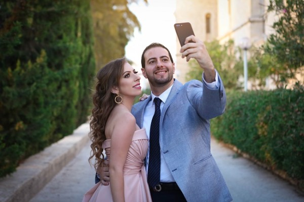 La pareja de enamorados, Mira y Giries en Belén.