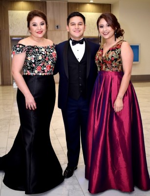 Delmi Portillo, Fredy y Katherine Ayala.