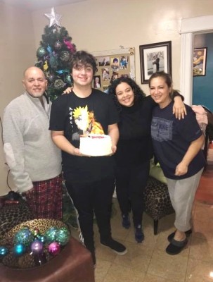 Cumple Sebastian Rodríguez con sus padres Fredy y Maria Elena y su hermana Elizabeth