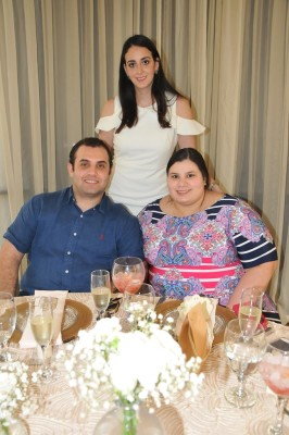 Andrea Tejada de Peralta, Ibrahim y Linda Al-refaey