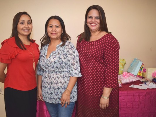 Briggeth Pineda, Iris Rivera y Marisol Pacheco.