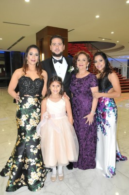 Claudia y Lamberto Zornitta, Julie Fajardo, Karla Fajardo e Isabella Zornitta