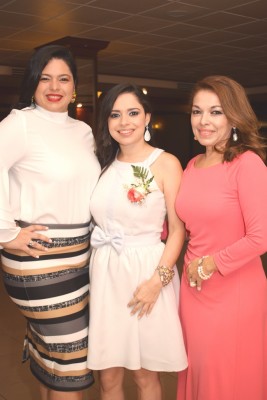 Diana de Quintana, Daniela Castro y Ana de Castro.