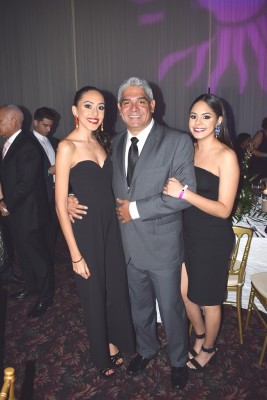 Gada, Dennis y Victoria Soto.