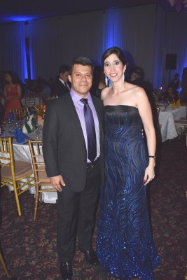 Holman Ortiz y Carolina Canahuati.