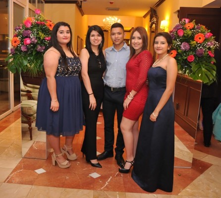 Karen Paz, Andrea Romero, Eduardo Romero, Jimena Romero y Ana Paz