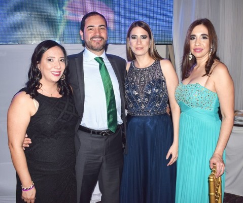 Lesby Perdomo, Mauricio Flores, Paulette Canahuati y Lizbeth Andonie.