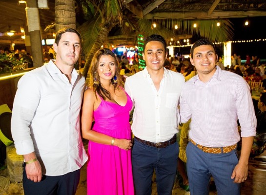 Jim Palmer, Diana Benitez, Oscar Benitez y Fernando Benitez