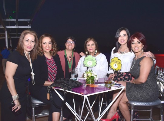 Clara María Rivera, Koritza Álvarez, Vanessa Zornitta, Farah Robles, Nidia Garay y la guapa Miriam López