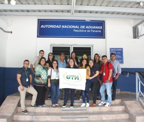 Durante la visita a una de las principales aduanas ubicada en el Puerto de Balboa