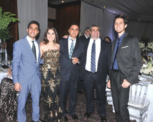 Desde Tegucigalpa viajaron Juan Odeh, Leila, Juan y Daniel Nasralla para acompañar a Vanessa y José Vallecillo en su enlace matrimonial. 