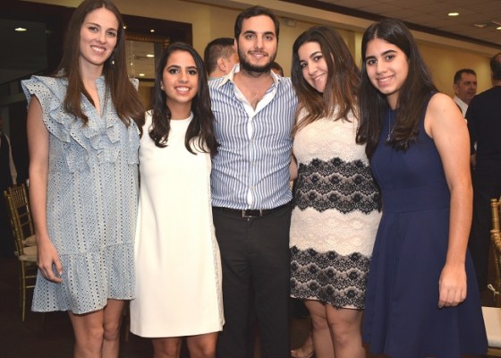 Leyla Canahuati, Gabriela Canahuati, Mario Alberto Canahuati, Mariel Canahuati y Grace Canahuati.