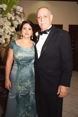 Los Padres de la novia George Anton Kharoufeh y Maha Abuamsha