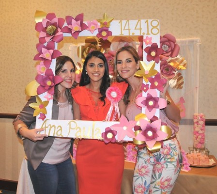 Carolina Rodríguez, Jennifer de Carranza y Joseline Buckley en el Baby Shower para darle la bienvenida a Ana Paula