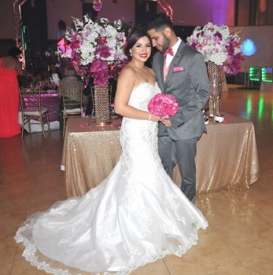 Uno de los mejores DJ de Honduras arrodilló su corazón una vez más al amor...su fiesta de bodas fue amenizada por el mismo a traves de su firma exclusiva "Ritmo y Sabor"...¡Fabiola se mostró encantada por el detalle!