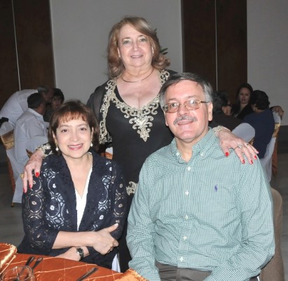 Doña Dahabiye Salamé de Chahín, Doris y Héctor Reynaud