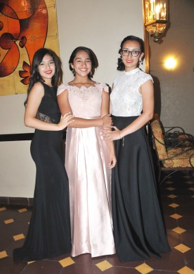 Eunice Limas, Alisson Castillo y Angelina Limas