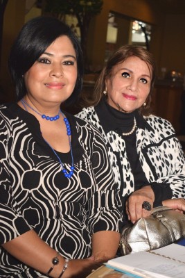 Farah Robles junto a Fabiola