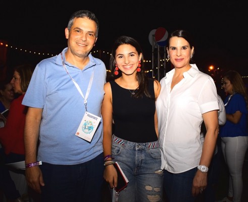 Fernado, Catalina y Patricia Jaar