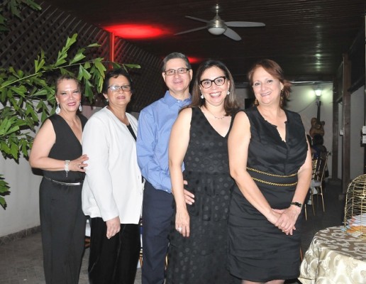Gladys Mejía Chacón, Xiomara Ramírez, Ricardo y Cristina Bustamante y Lilian Lara