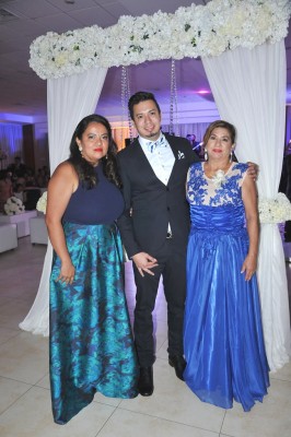 La familia del novio, Karla Cerna, Byron Cerna y Carmelina Márquez Valenzuela