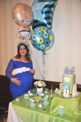 La futura mamá disfrutó en su totalidad su celebración maternal y el pastel elaborado por Tania Flores