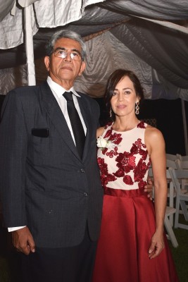 Los padres del novio, Ricardo y Karla Arriaga de Morán