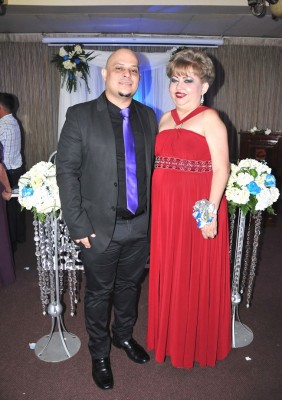 Los padrinos de boda, Hugo Zelaya y Tessa Chimiel