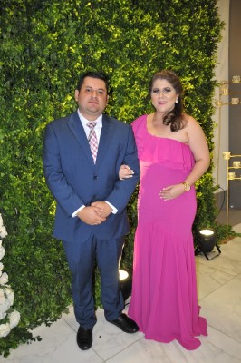 Manuel Muñoz y Ericka de Muñoz