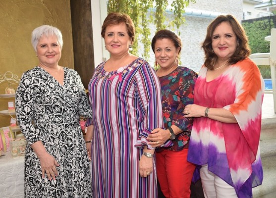 Margarita de Hernández, Gloría Rodríguez Jackeline Assaf y Ileana Soto