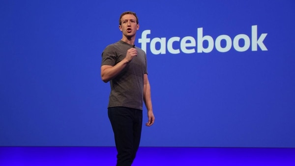 Uno de los mayores accionistas de Facebook pide la renuncia de Mark Zuckerberg