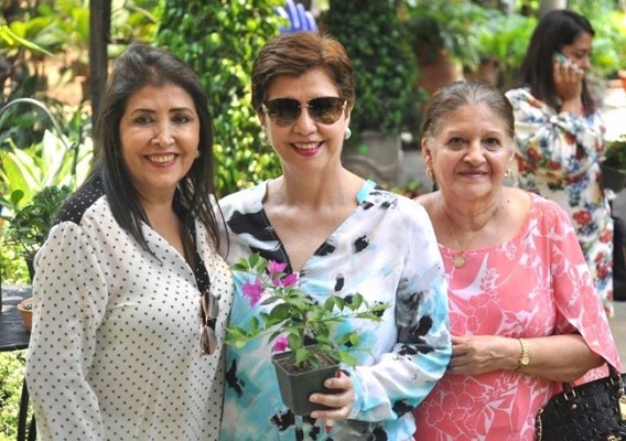 Rosario Castillo, Norma Leticia Leiva y Marilou Machuca