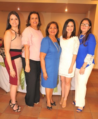 Veira Pinel, Ingry Pinel, Lidia Pinel, Ana Pinel y Xiomara Pinel.