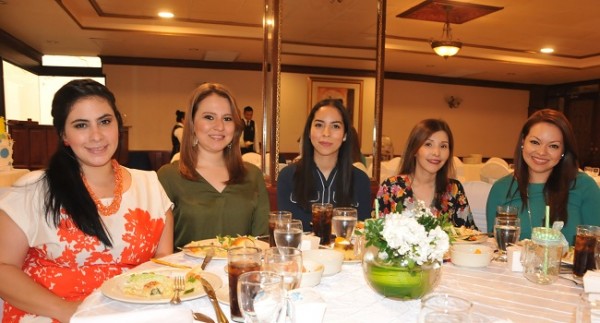 Yamaleh Díaz, Johanna Palencia, Dariela Valerio, Lourdes Girón y Zully Díaz
