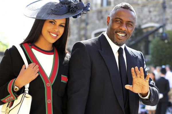 El actor británico Idris Elba y su novia Sabrina Dhowre llegan a la St George’s Chapel en Windsor