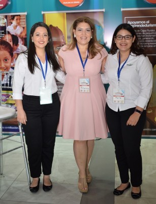 Eugenia Handal, Blanca Villela y Marla Lara.