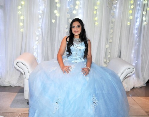 La preciosa Marisol Pinto en su mágica noche de celebración al estilo Frozen...